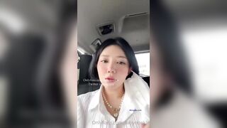 택시에서 가슴 빨아먹는 존예 미시녀
