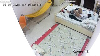 【割れカメラ】家族寮での露出・着替え映像集 ipcam 2 (35)