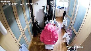 【割れカメラ】家族寮での露出・着替え映像集 ipcam 2 (39)