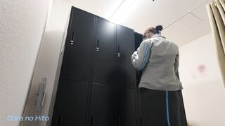【某航空会社の社員流出】フライト終わりの美人CAの制服を脱いで帰るまでの記録 voyeur jp
