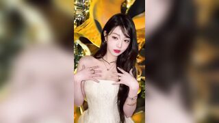 WONYOUNG SHOWS BOOBS 37466 1 KPOP ALLPOP