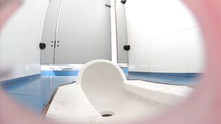 【定番・トイレ映像】「青春への賛歌」シリーズ：完全版 — 高校2年生の少女が、その可憐な秘部から排尿する様子を至近距離で捉えた映像に加え toilet 3 11-190426