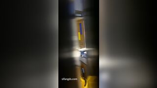 ❤️新たに流出✅ カジュアルなトイレショット（パート3）「巨乳美女」 toilet 04-250426