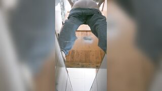 新たに流出した製粉工場のトイレの写真❤️ 「シティ・オブ・ゴッド」シリーズのトイレのパノラマビュー。1つのフレームに複数の人が写っており toilet 17-030526