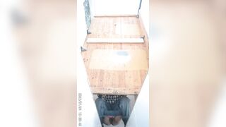 新たに流出した製粉工場のトイレの写真❤️ 「シティ・オブ・ゴッド」シリーズのトイレのパノラマビュー。1つのフレームに複数の人が写っており toilet 55-030526