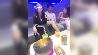 野外セックス！ オーラル＆3P ～ [zhuendong000001] KTVでの乱交 ～ 大混乱の現場！ [「Room X」オリジナル版] china 2 03-050526