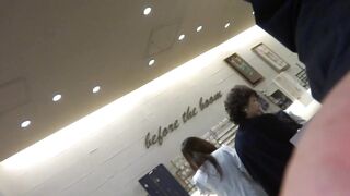 極上美女！デパートでサービス満点パンチラ voyeur jp 160526