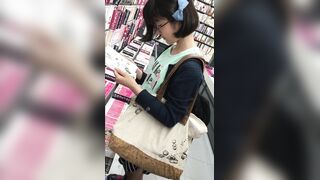 【顔出し】リボンがかわいいメガネロリを逆さ撮り＆ぶっかけ voyeur jp 160526
