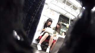 パンチラ小人目線 pa to384 電車編 voyeur jp