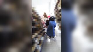 お着替えシリーズ6 金髪美人お姉さん カメラに気付かれる 2月末まで期間限定販売 voyeur jp