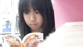 ロリ風を逆さ撮り4 フロントからお邪魔します voyeur jp