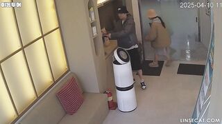 [신작] 한국 여성 7명이 산부인과 검진을 받고 있다. 많은 여성들이 남자친구들과 함께 병원에 동행했다. 여러 각도의 카메라 영상이 보인다 korean porn vip ipcam