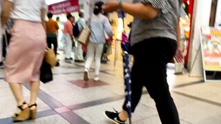 4k街撮り パンティーライン透け透けのお姉さん voyeur jp