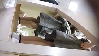 アヒルの980円均一 試着室 盗撮風 モデル複数 72着目 voyeur jp