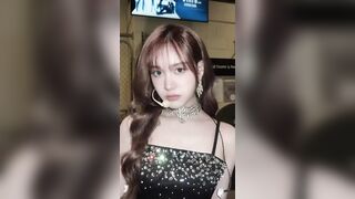 J SHOWS TITS 123660 1 KPOP ALLPOP