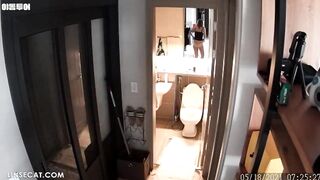 해킹된 가정 감시 카메라 [IP CAMERA] 한국 여성 2명이 집에서 알몸으로, 카메라는 화장실을 향하고 있으며, 종종 오줌 누는 모습이 보입니다 korean porn vip ipcam